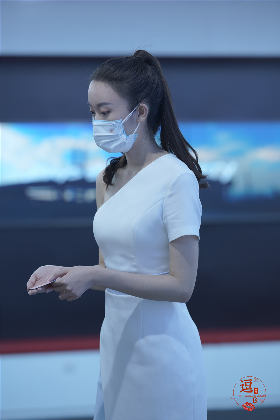 编码3787白色礼仪肉丝香肩 37273727 礼仪服,肉丝,小香肩,白嫩, 帖子ID:3429